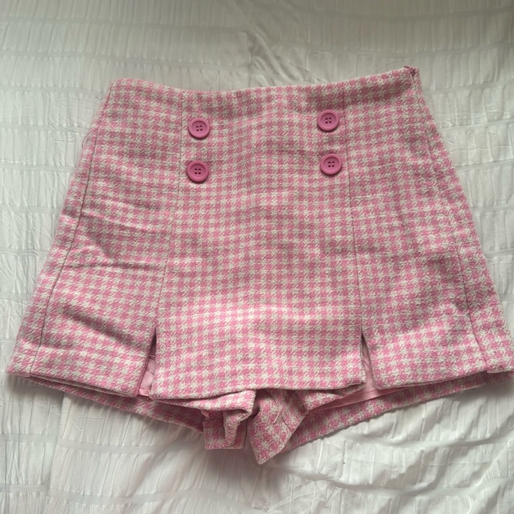 Worn once, pink checkered button skort, from “Hemline”, size small